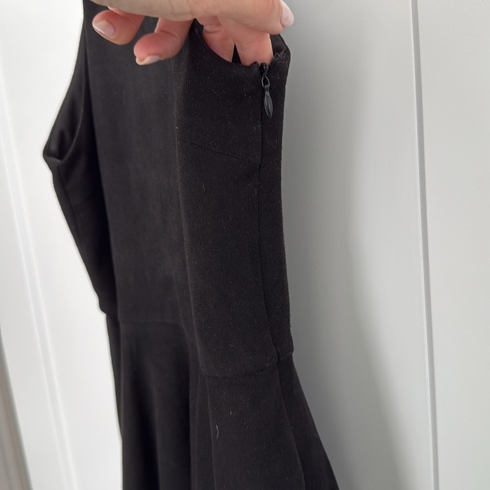 Suede peplum halter top - Picture 3 of 3